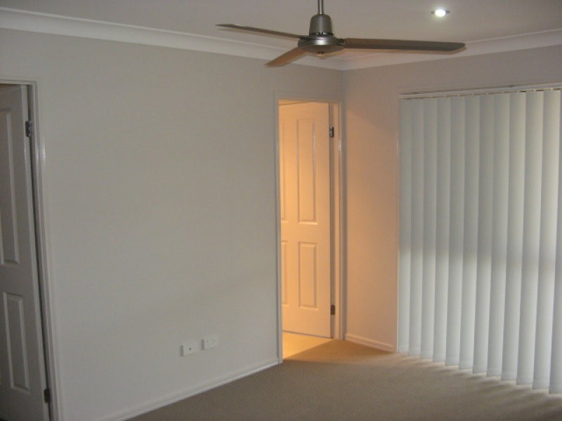 2 Outlook Court, Kallangur QLD 4503