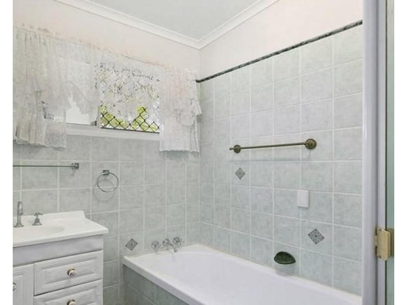5 Azalea Court, Kallangur QLD 4503