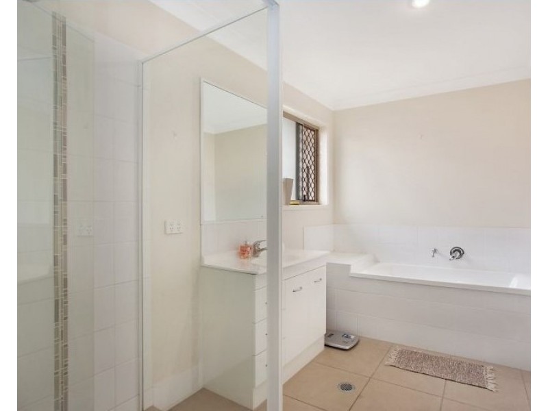 11 Bowerbird Crescent, Dakabin QLD 4503