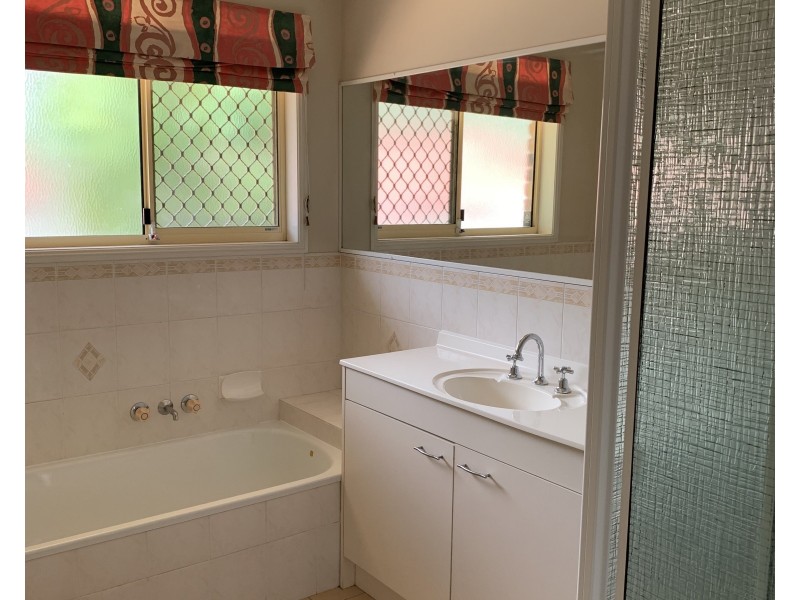 9 Cook Street, Forest Lake QLD 4078