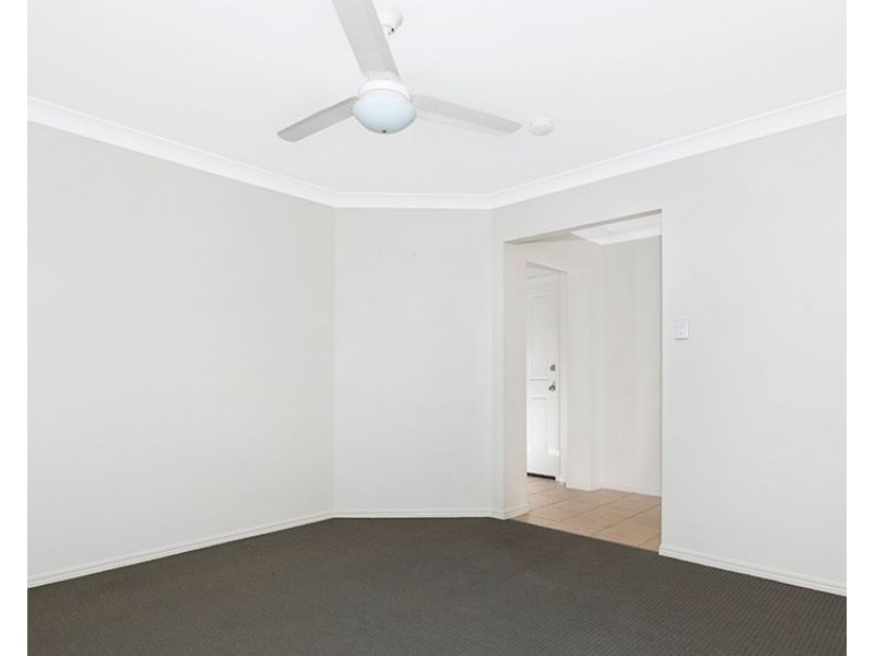 5 Mowbray Court, Kallangur QLD 4503