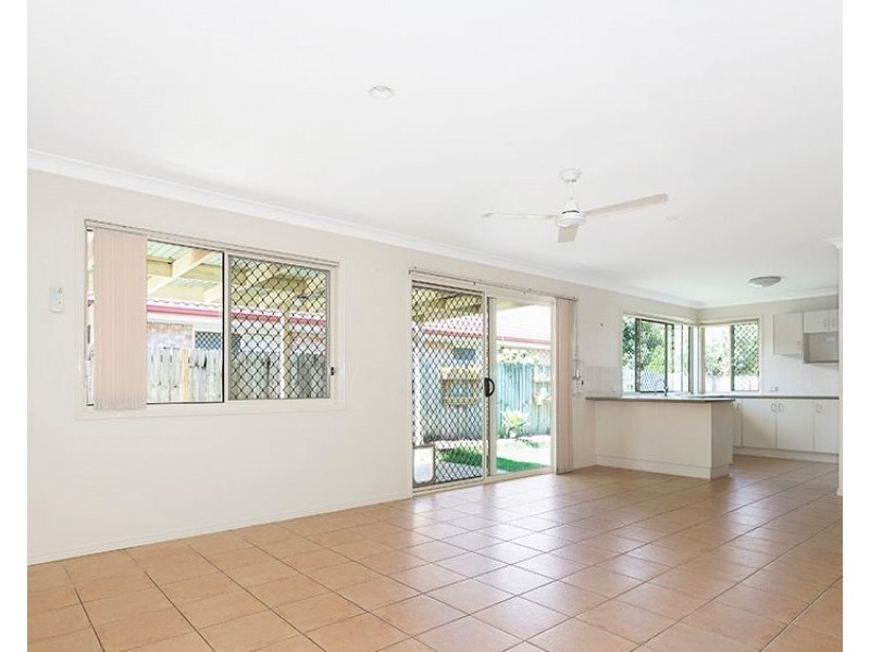 5 Mowbray Court, Kallangur QLD 4503