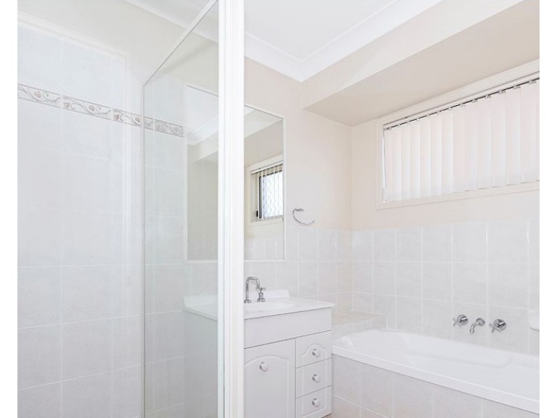 5 Mowbray Court, Kallangur QLD 4503