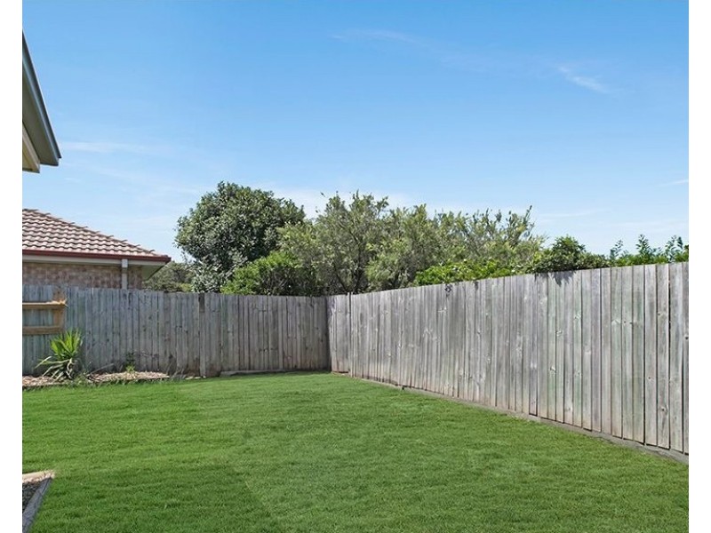 5 Mowbray Court, Kallangur QLD 4503