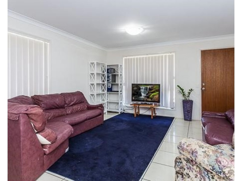 2/18 Cadel Crescent, Rothwell QLD 4022