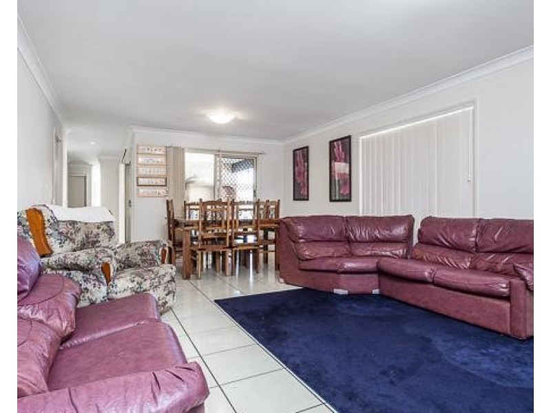 2/18 Cadel Crescent, Rothwell QLD 4022
