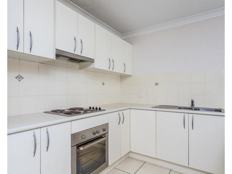 2/18 Cadel Crescent, Rothwell QLD 4022