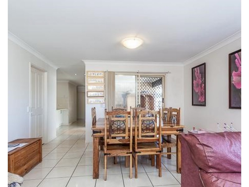 2/18 Cadel Crescent, Rothwell QLD 4022
