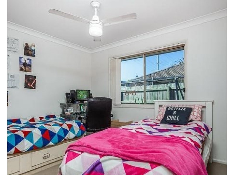 2/18 Cadel Crescent, Rothwell QLD 4022