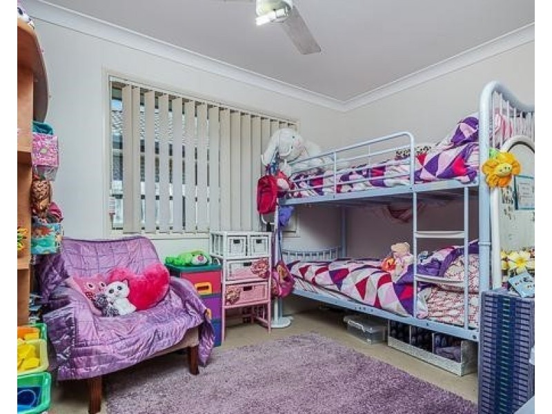 2/18 Cadel Crescent, Rothwell QLD 4022