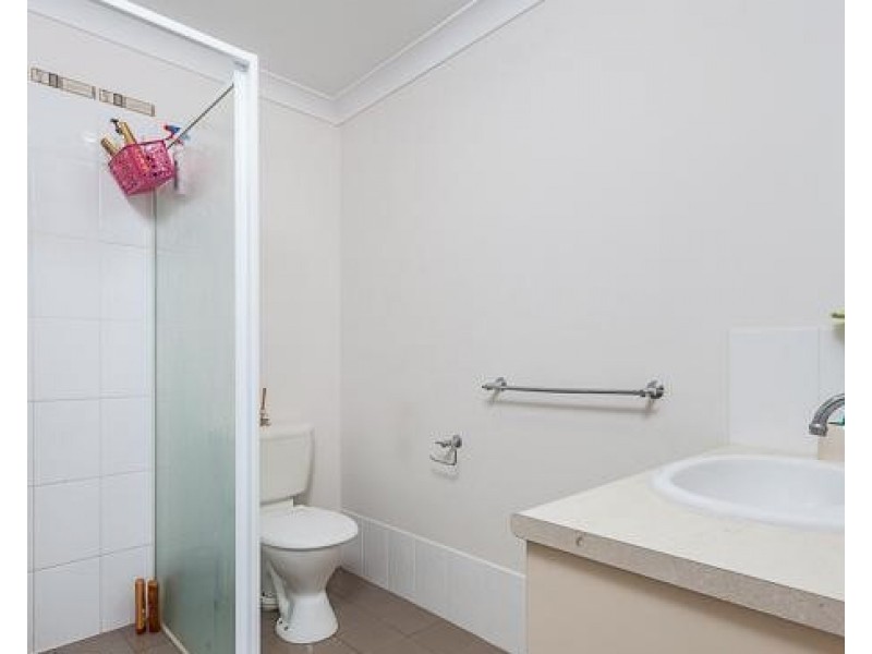 2/18 Cadel Crescent, Rothwell QLD 4022