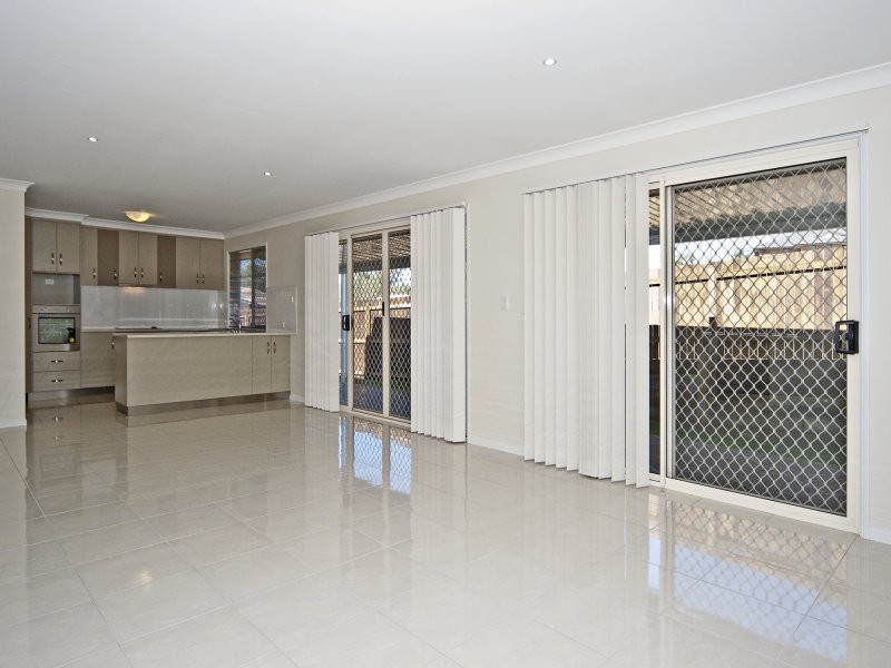 8 Gregory Street, Wulkuraka QLD 4305