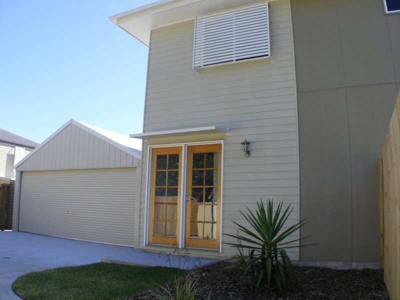 1/31 & 2/31 Woodford Street, One Mile QLD 4305