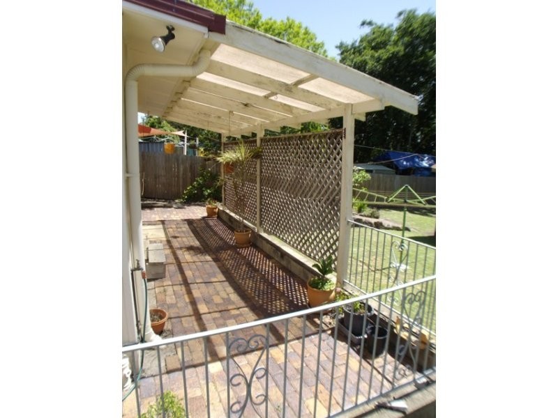 6 Adam Street, Bundamba QLD 4304