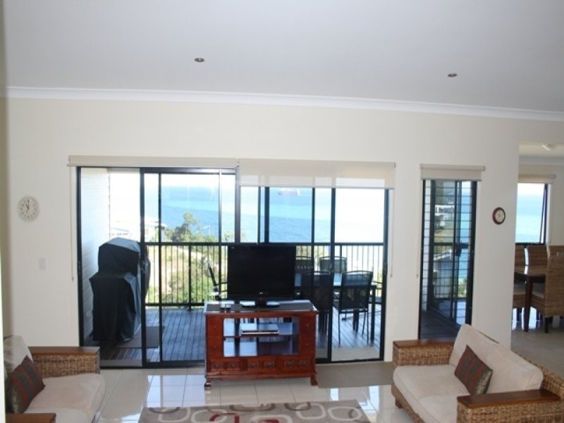 8 Ramosus Drive, Tangalooma QLD 4025