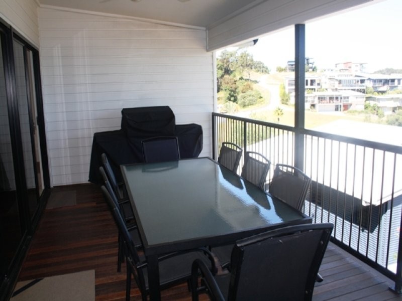 8 Ramosus Drive, Tangalooma QLD 4025