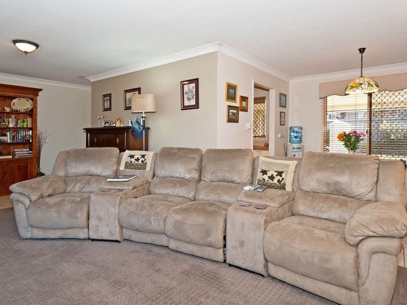 30 Rockman Drive, Raceview QLD 4305
