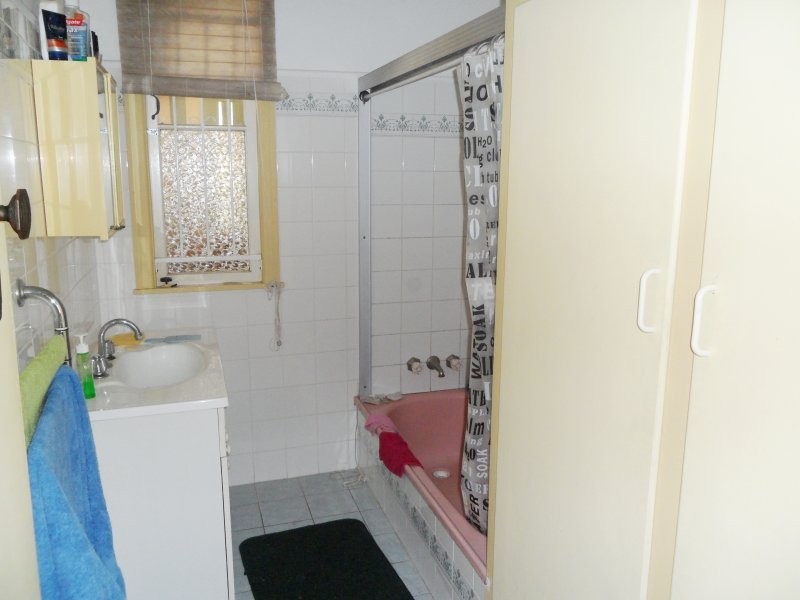 5 Barry Street, East Ipswich QLD 4305