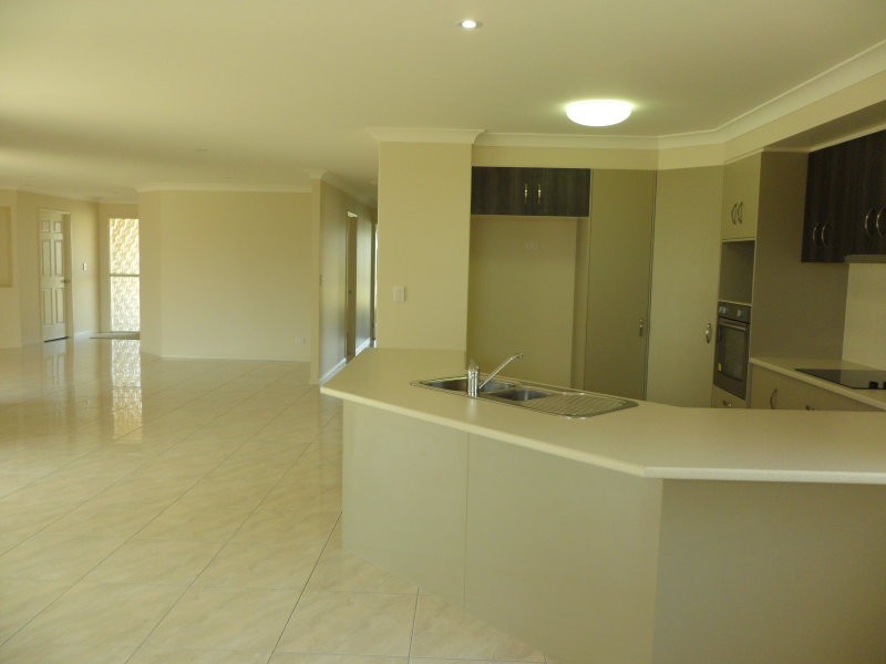 7 Sulzberger Court, Flinders View QLD 4305