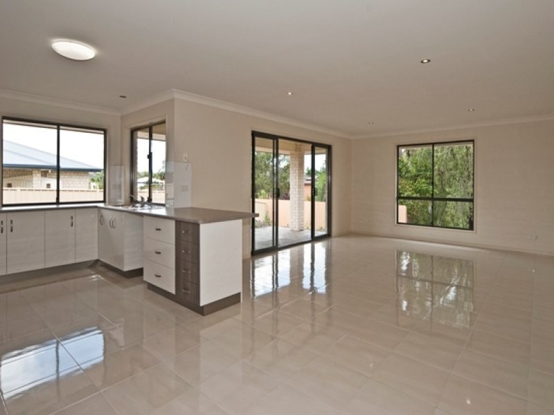 9 Sulzberger Court, Flinders View QLD 4305