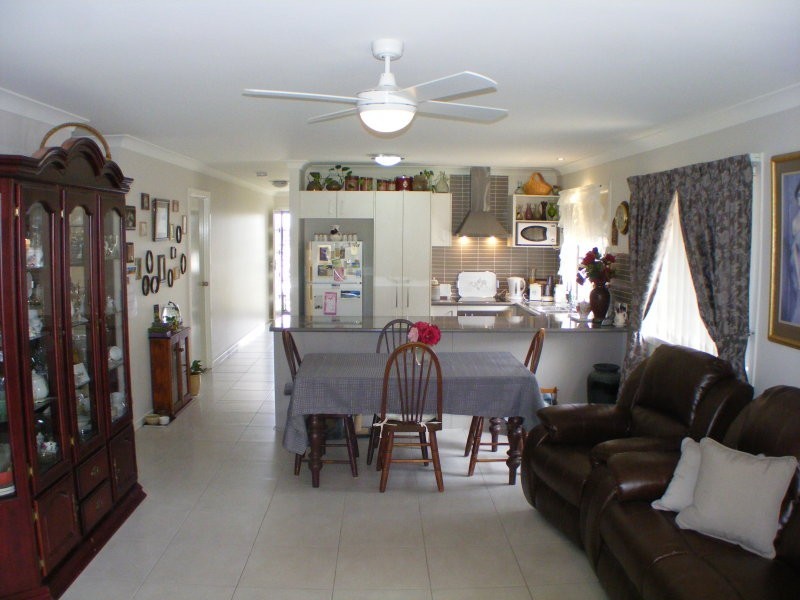 1/11 Benjamin Court, Yamanto QLD 4305