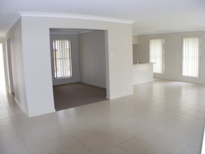 30 Bosswood Court, Yamanto QLD 4305