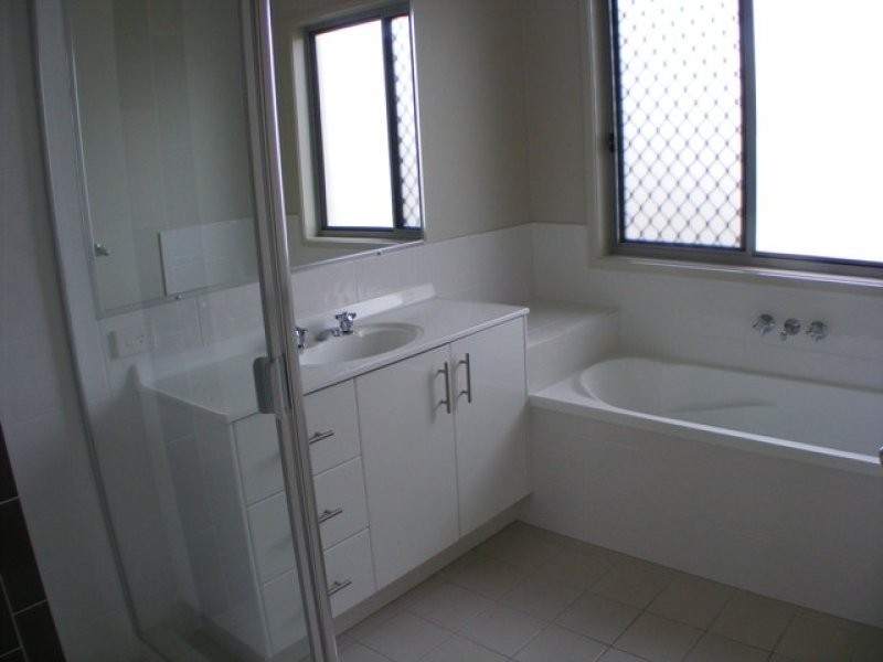 30 Bosswood Court, Yamanto QLD 4305