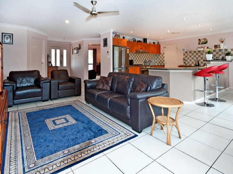 10 Hilltop Court, Deebing Heights QLD 4306