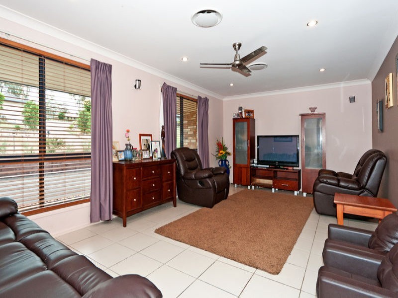 10 Hilltop Court, Deebing Heights QLD 4306