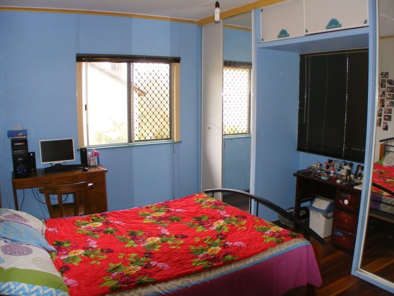 186 Blackstone Road, Silkstone QLD 4304