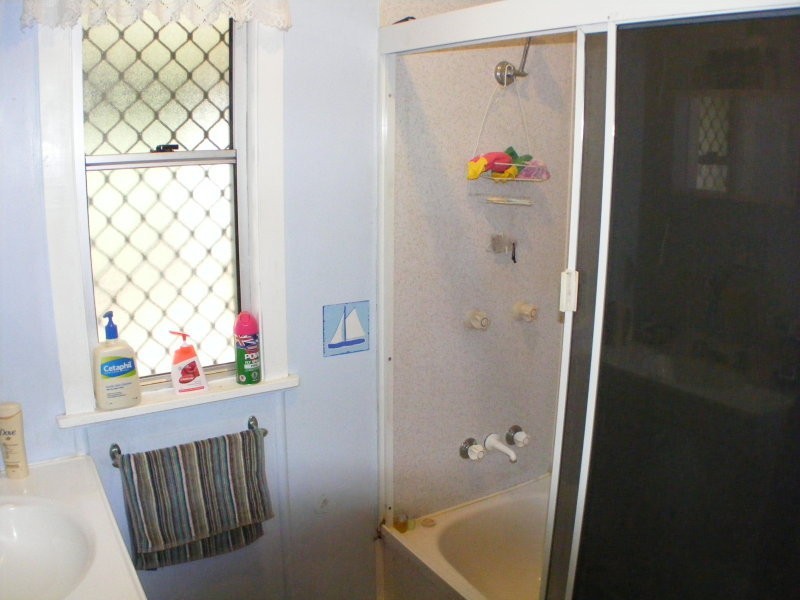186 Blackstone Road, Silkstone QLD 4304