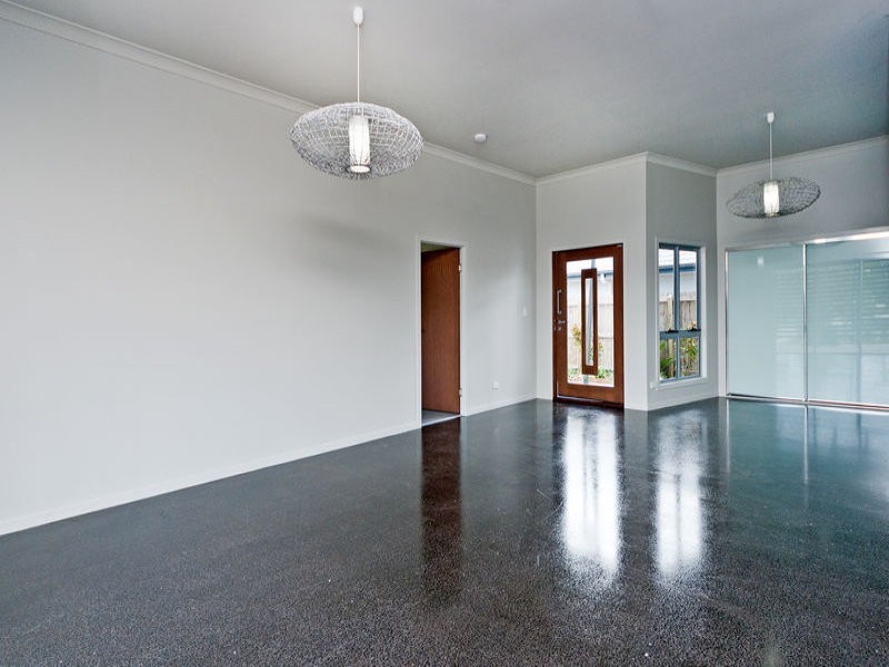 2 Sirmione Street, Raceview QLD 4305
