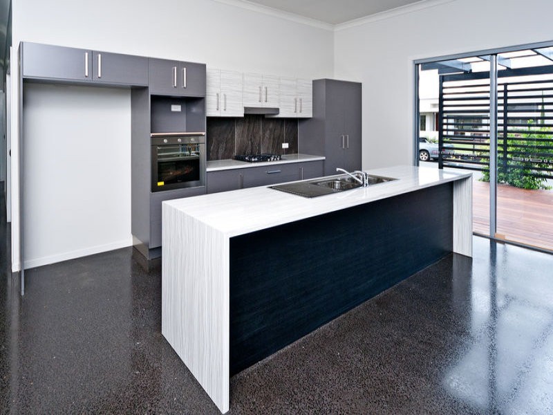2 Sirmione Street, Raceview QLD 4305
