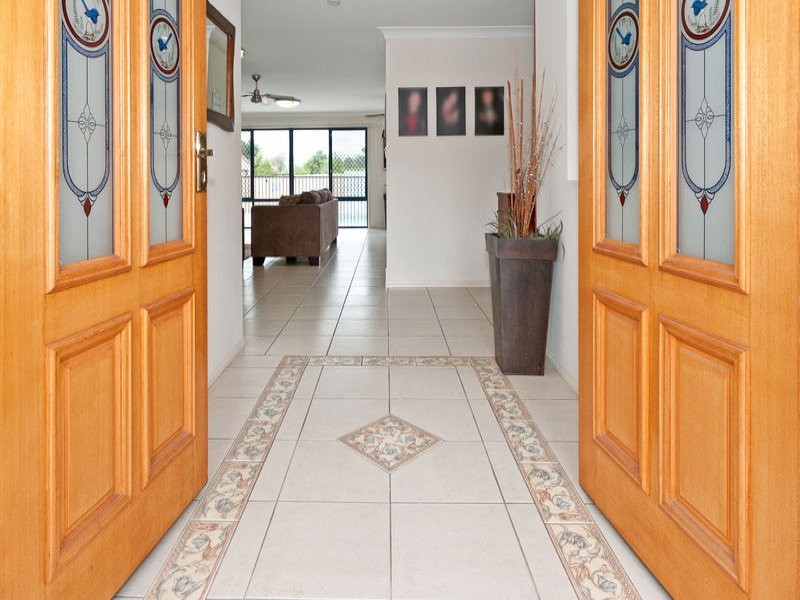 38 Lakeview Drive, Deebing Heights QLD 4306