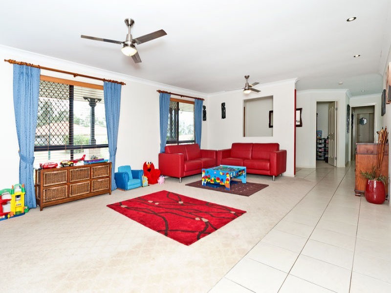 38 Lakeview Drive, Deebing Heights QLD 4306