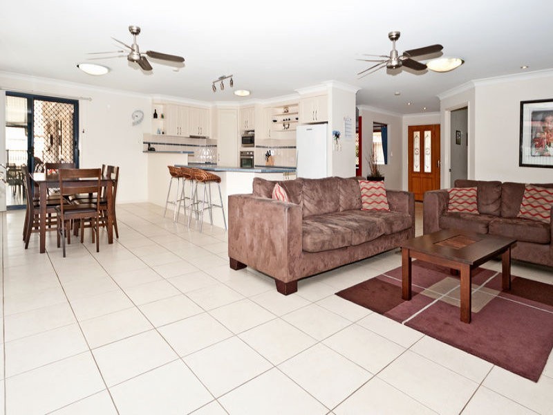 38 Lakeview Drive, Deebing Heights QLD 4306