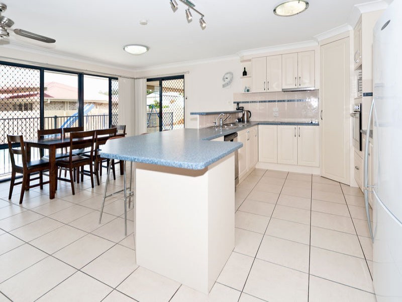 38 Lakeview Drive, Deebing Heights QLD 4306