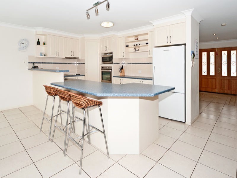 38 Lakeview Drive, Deebing Heights QLD 4306