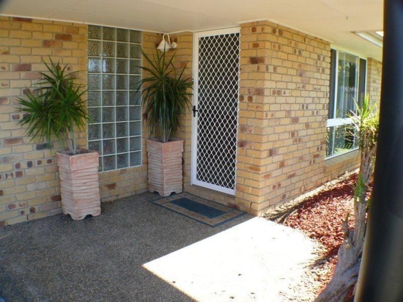 9 Helmsley Court, Yamanto QLD 4305