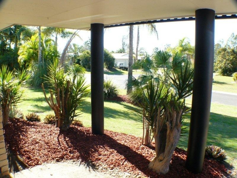 9 Helmsley Court, Yamanto QLD 4305