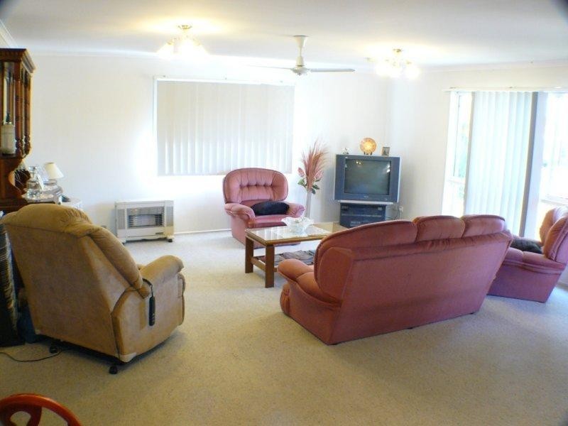 9 Helmsley Court, Yamanto QLD 4305