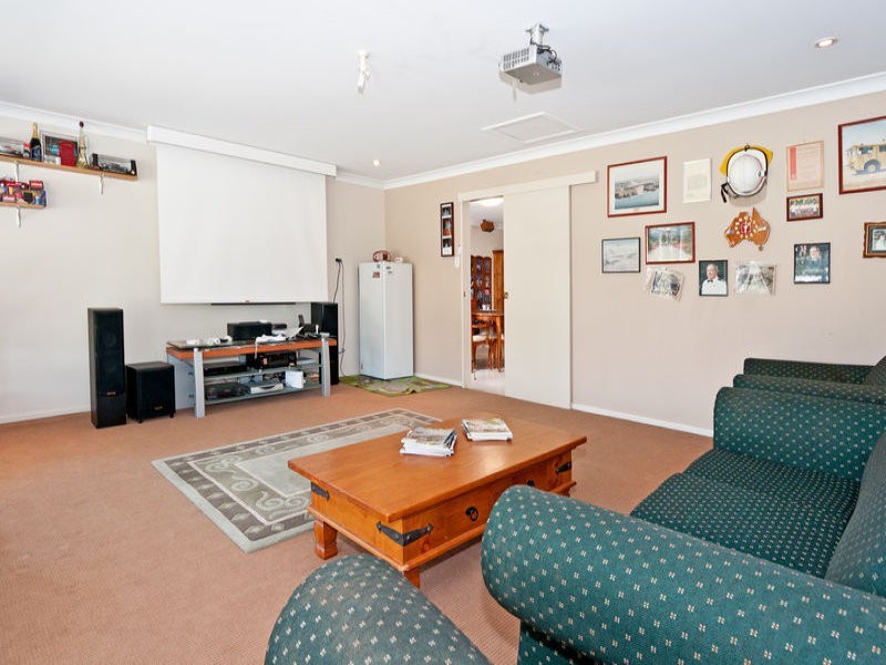 18 Toft Drive, Raceview QLD 4305