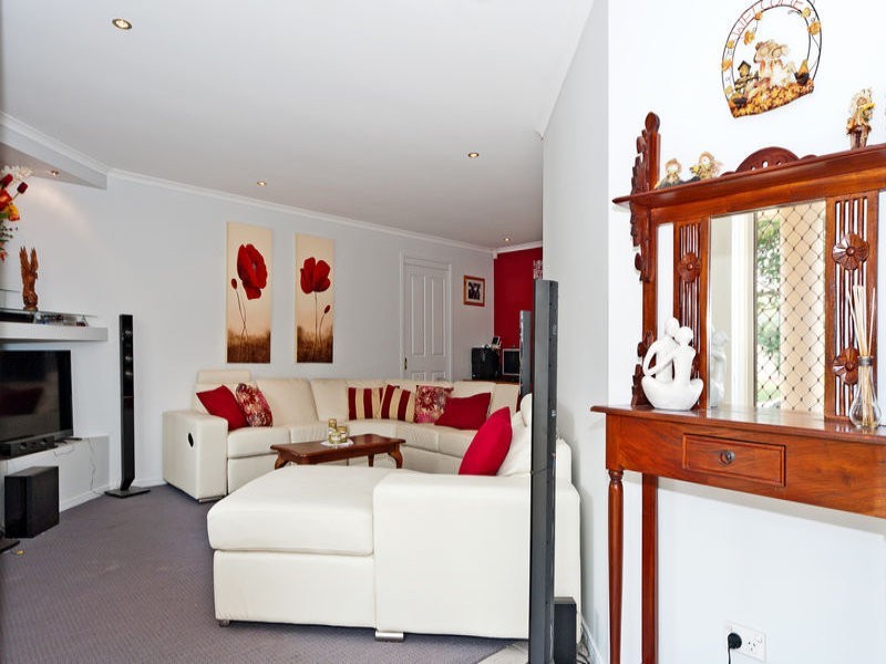 40 Kentia Circuit, Flinders View QLD 4305