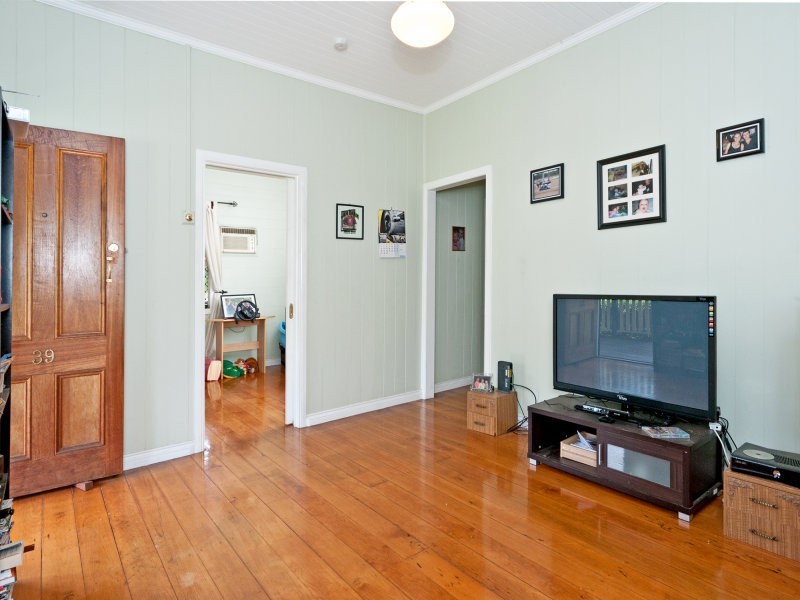 39 Old Toowoomba Road, One Mile QLD 4305