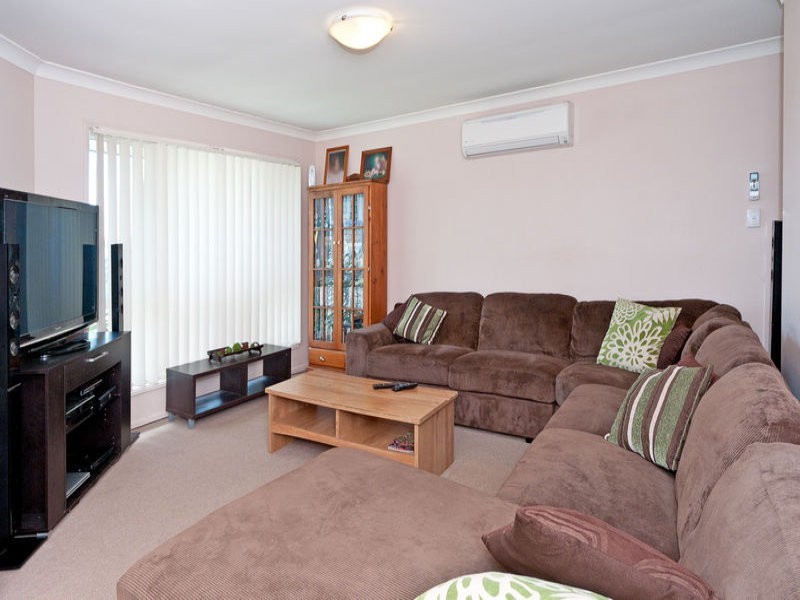 8 Windsor Court, Deebing Heights QLD 4306