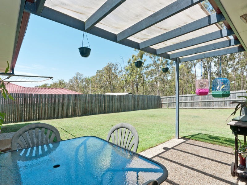 8 Windsor Court, Deebing Heights QLD 4306