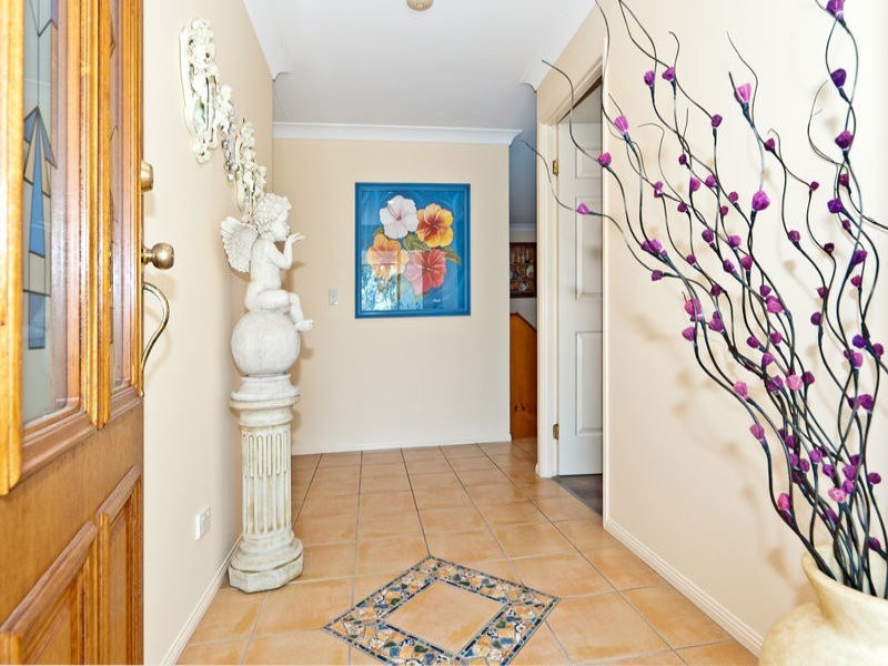 107 Kensington Drive, Flinders View QLD 4305