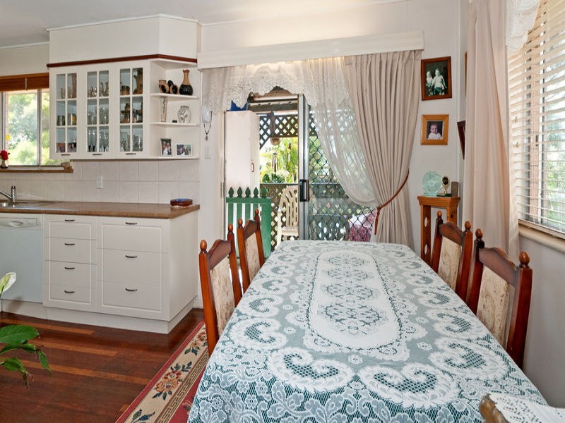 13 Chelsea Close, Flinders View QLD 4305