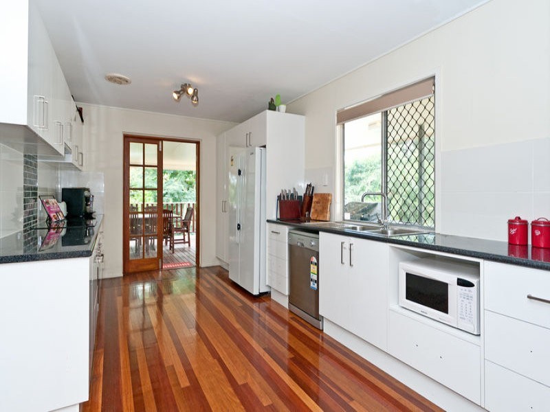 11 Bellhaven Drive, Bundamba QLD 4304