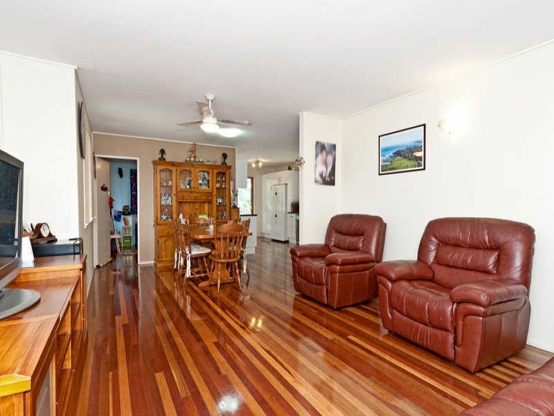 11 Bellhaven Drive, Bundamba QLD 4304